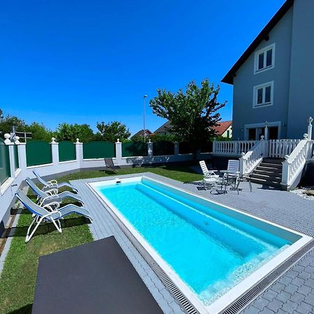 Luxurioeses Apartment Mit Pool เวียนนา ภายนอก รูปภาพ