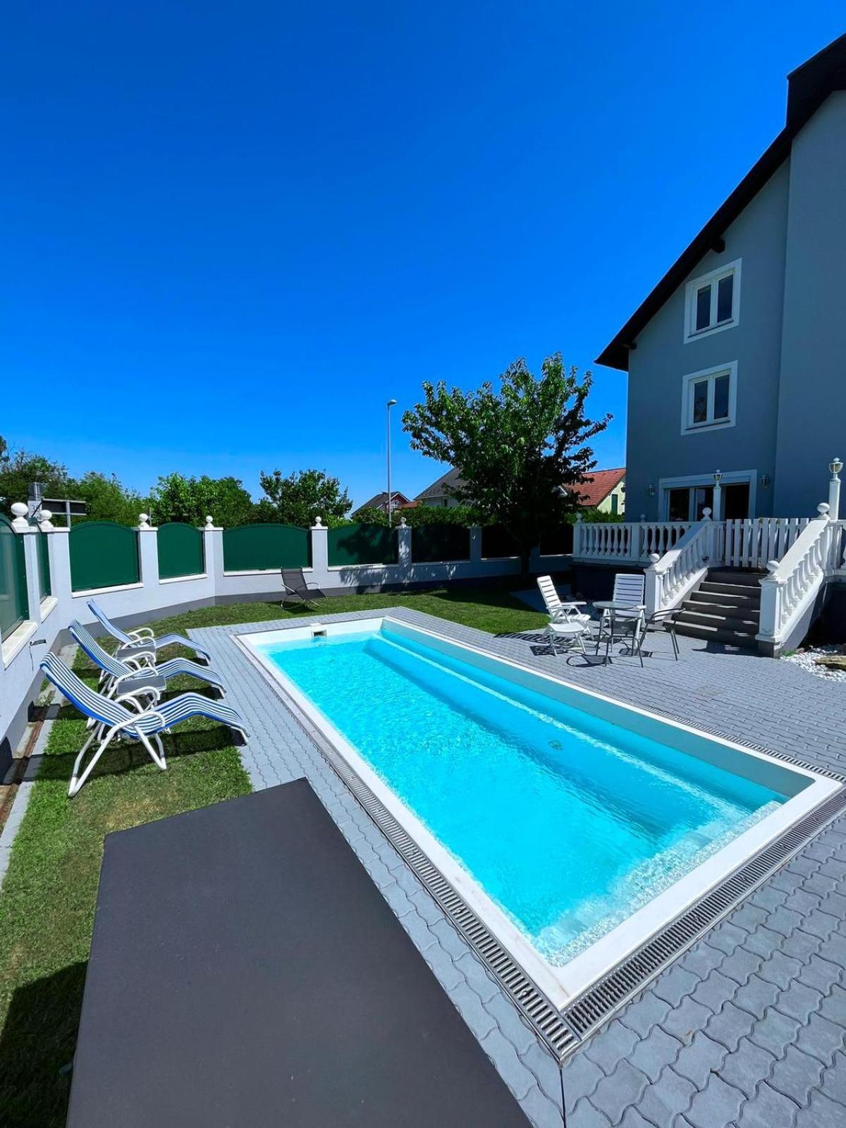 Luxurioeses Apartment Mit Pool เวียนนา ภายนอก รูปภาพ