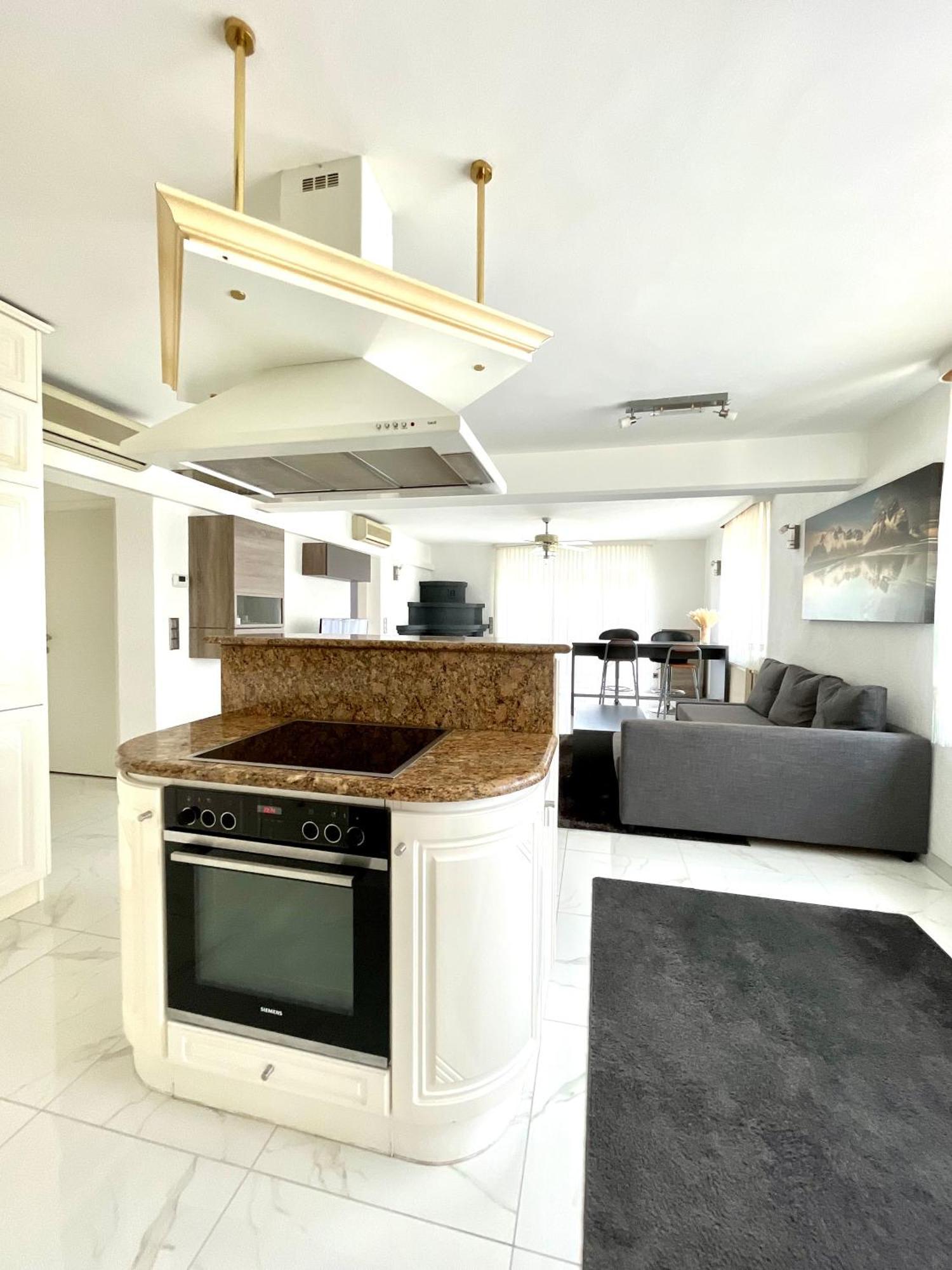 Luxurioeses Apartment Mit Pool เวียนนา ภายนอก รูปภาพ