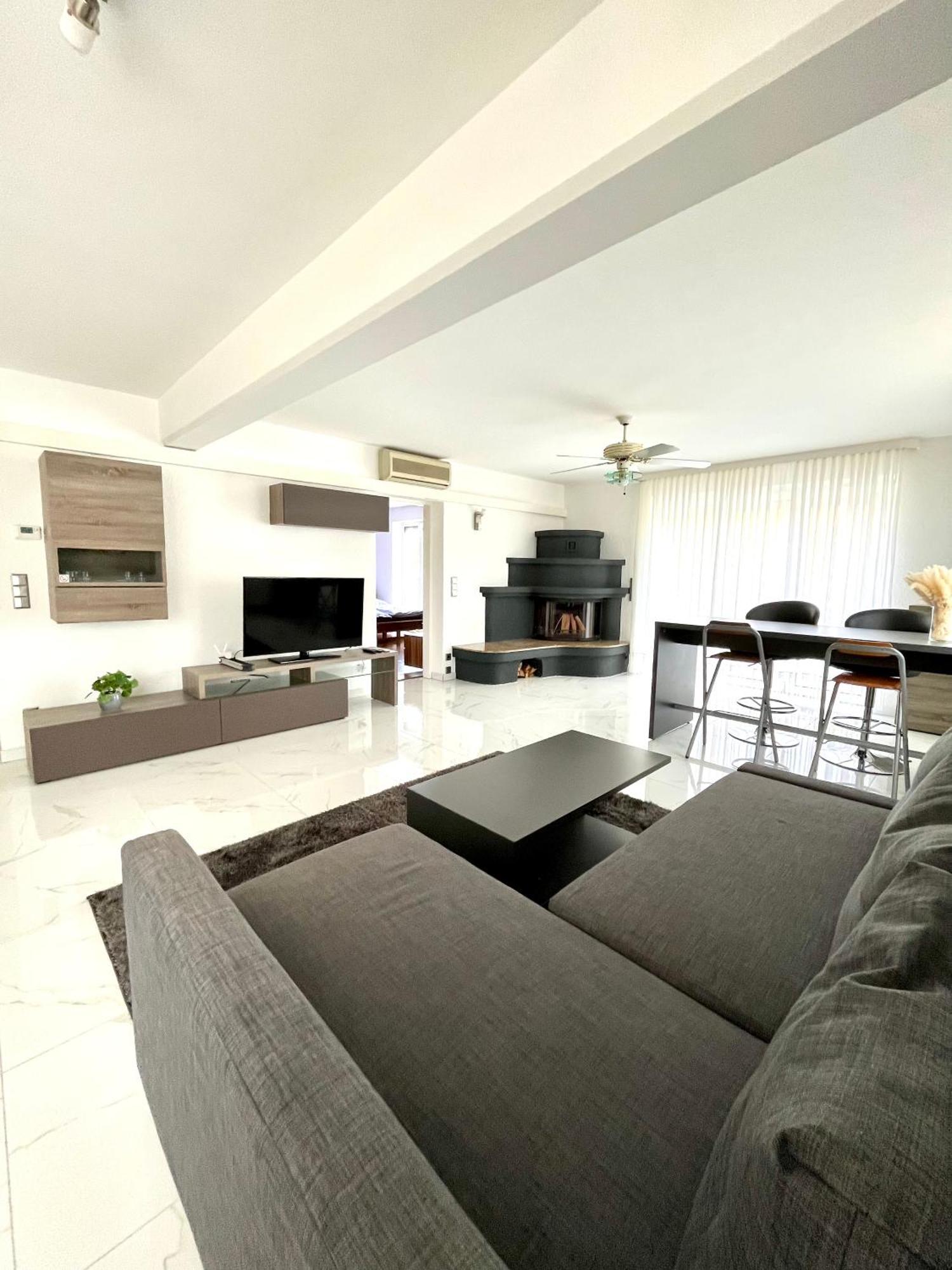 Luxurioeses Apartment Mit Pool เวียนนา ภายนอก รูปภาพ